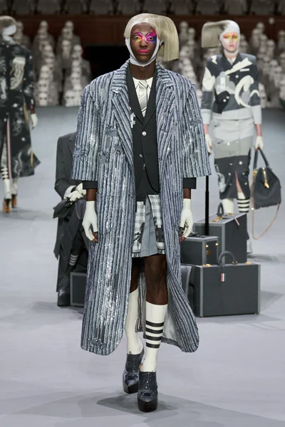 Look 10